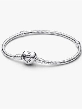 Pandora Moments Heart Clasp Bracelet